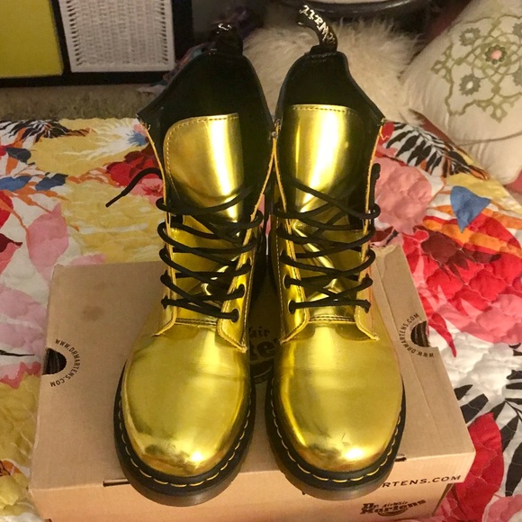 Dr. Martens Shoes - Doc Martens